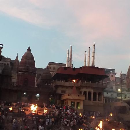 P G On Ganges Bénarès Extérieur photo