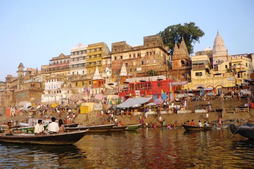 P G On Ganges Bénarès Extérieur photo